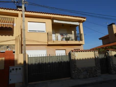 50% de una casa en Camarena, Toledo